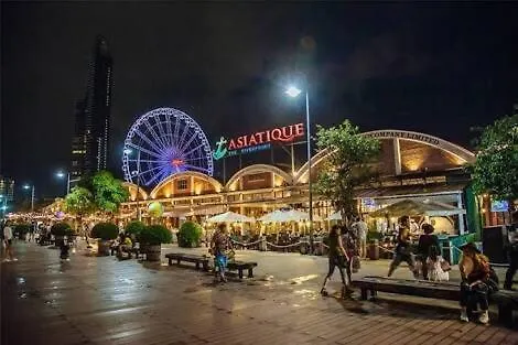 Апартаменты Thip At Surawong *