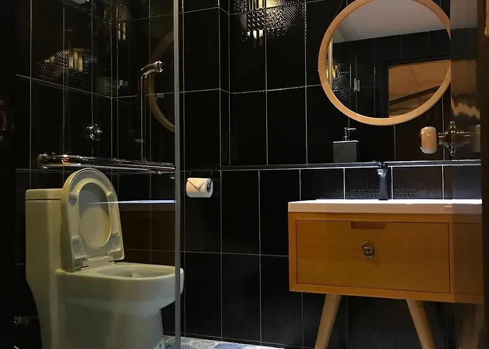 Thip At Surawong Апартаменты Бангкок