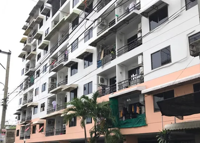 Апартаменты Thip At Surawong *