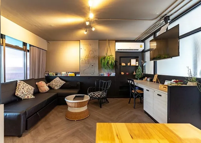 Thip At Surawong Апартаменты Бангкок