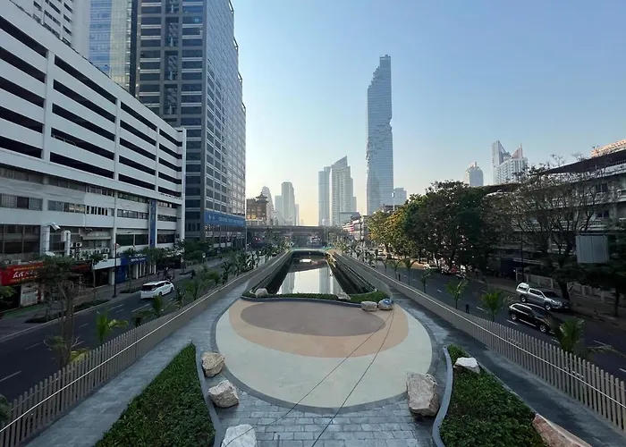 Апартаменты Thip At Surawong *